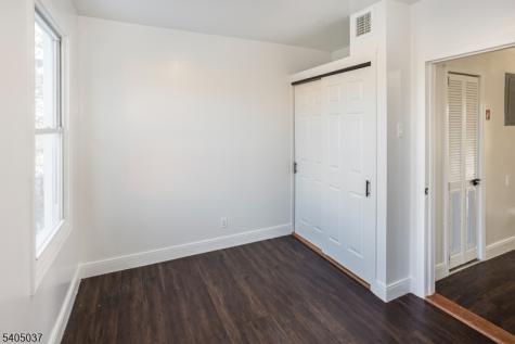 11 Ellington Street East Orange NJ 07017