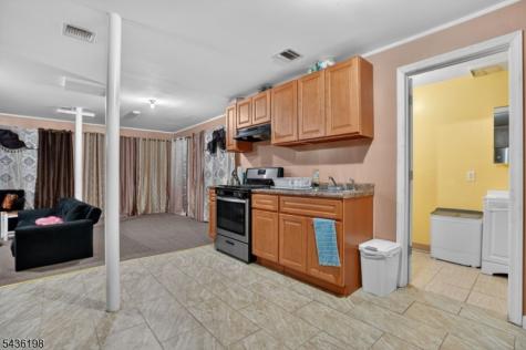 26 Clinton Place Newark NJ 07108