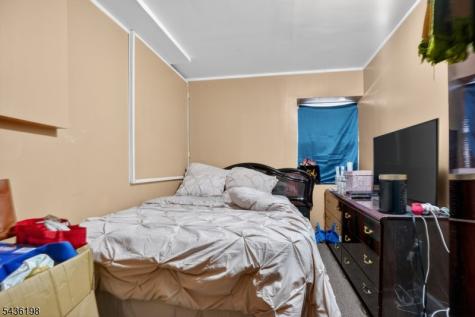 26 Clinton Place Newark NJ 07108