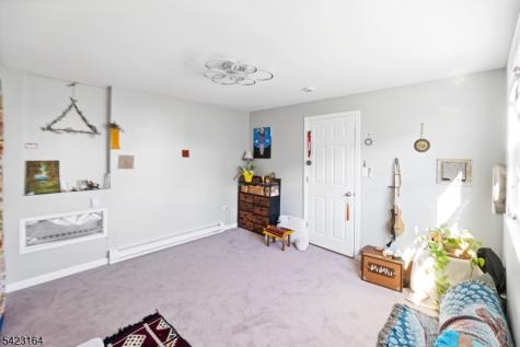 154 Orchard Street Elmwood Park NJ 07407