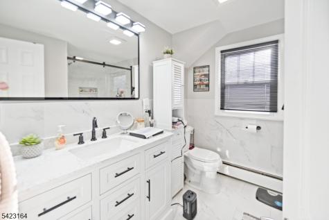 154 Orchard Street Elmwood Park NJ 07407