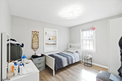 154 Orchard Street Elmwood Park NJ 07407