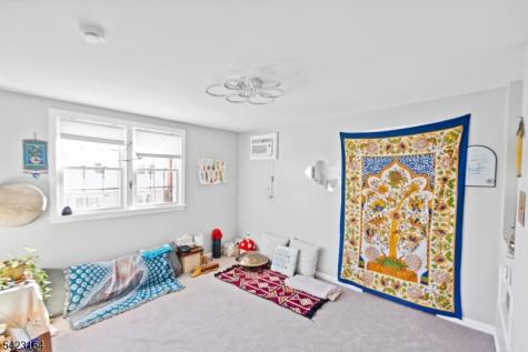 154 Orchard Street Elmwood Park NJ 07407