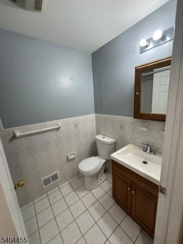 323 Bond Street Elizabeth NJ 07206