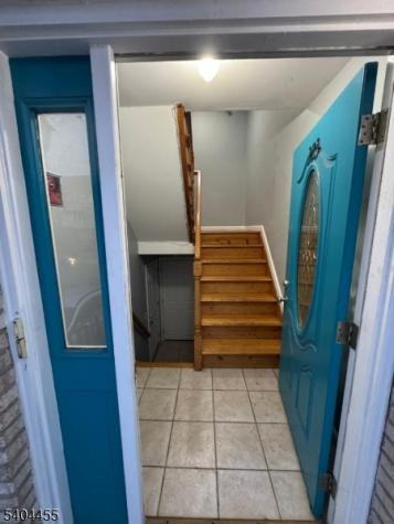 323 Bond Street Elizabeth NJ 07206