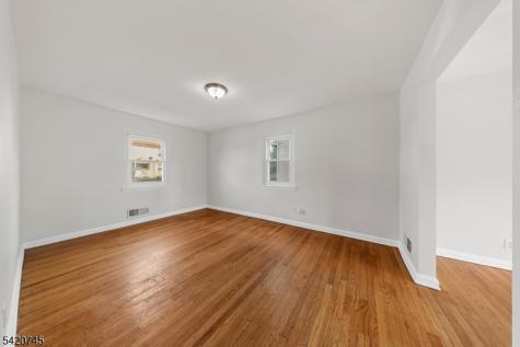 35 7TH Avenue Passaic NJ 07055
