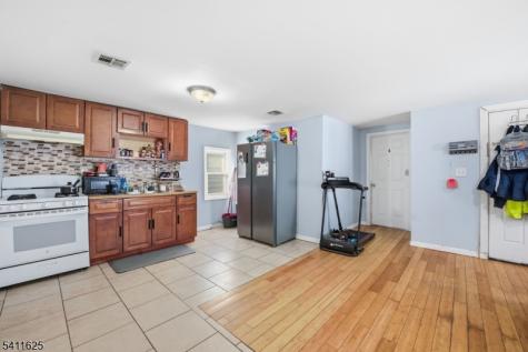 38 Mapes Avenue Newark NJ 07112