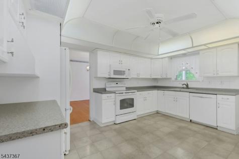 316 Sanford Avenue Lyndhurst NJ 07071