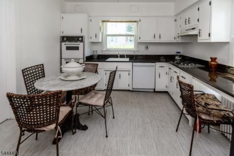 38 John Ringo Road East Amwell NJ 08551