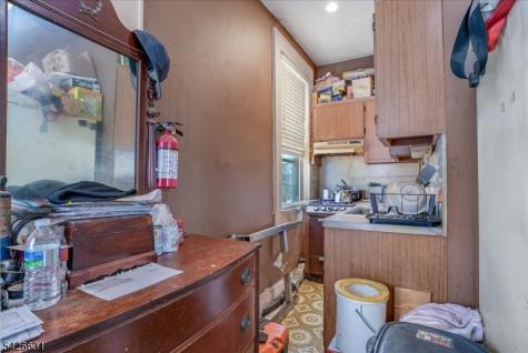 43 Maitland Place Garfield NJ 07026