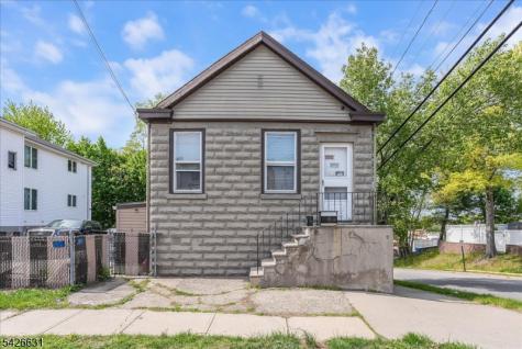 43 Maitland Place Garfield NJ 07026