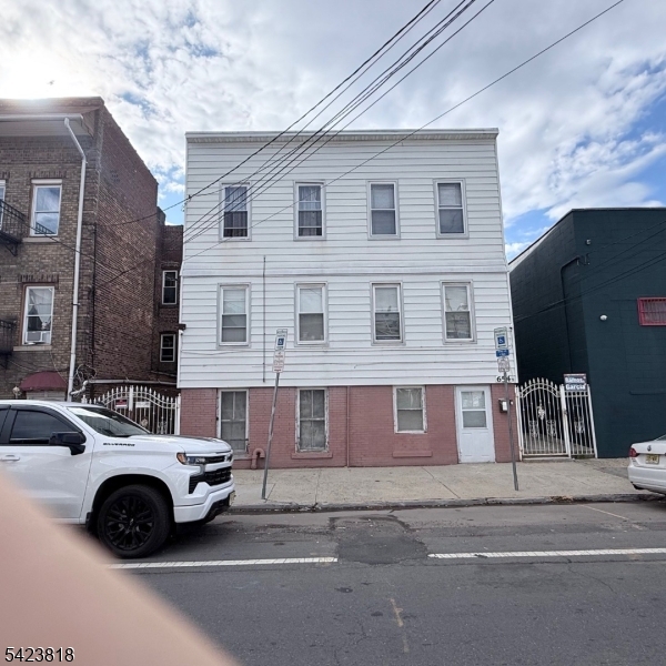 654 N 5th Street Newark NJ 07107
