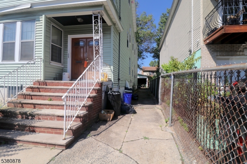 123 Columbia Avenue Newark NJ 07106