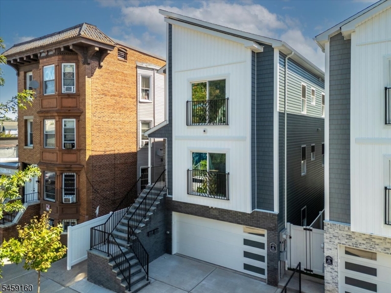 192 Amherst Street East Orange NJ 07018