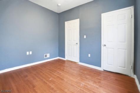 375 6TH Avenue Newark NJ 07107