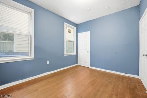 375 6TH Avenue Newark NJ 07107