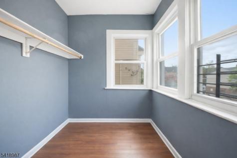 375 6TH Avenue Newark NJ 07107