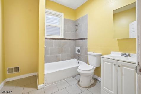 375 6TH Avenue Newark NJ 07107
