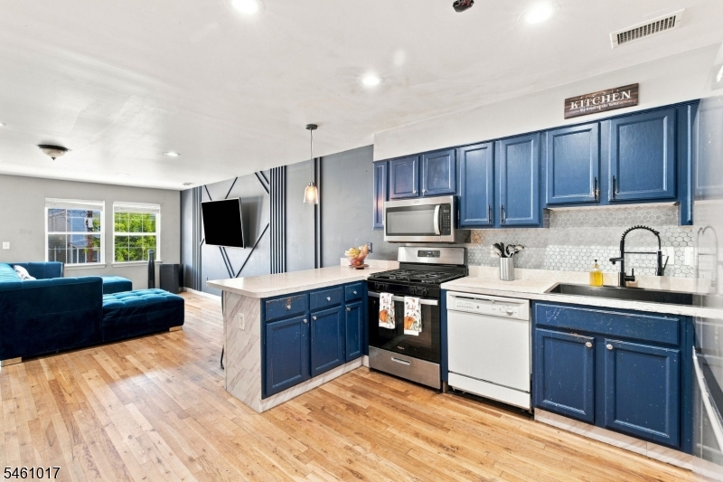 224 Pine Street Elizabeth NJ 07206