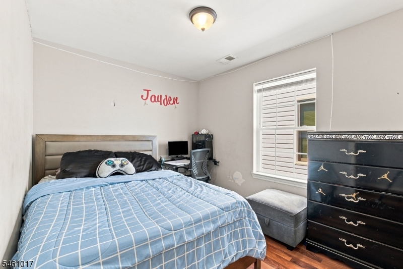 224 Pine Street Elizabeth NJ 07206