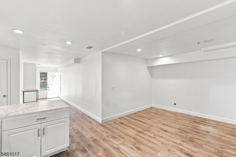 224 Pine Street Elizabeth NJ 07206