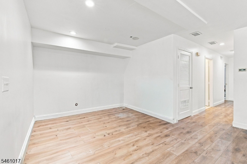 224 Pine Street Elizabeth NJ 07206