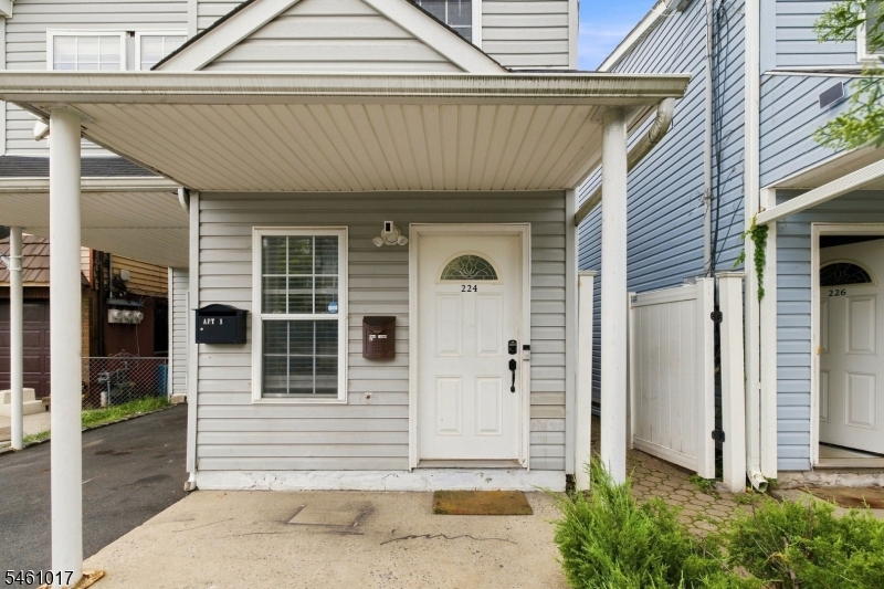 224 Pine Street Elizabeth NJ 07206