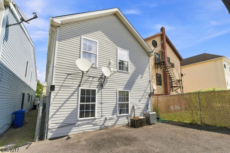 224 Pine Street Elizabeth NJ 07206