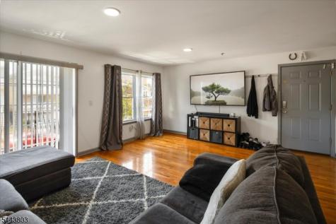 49 Crawford Street Newark NJ 07102
