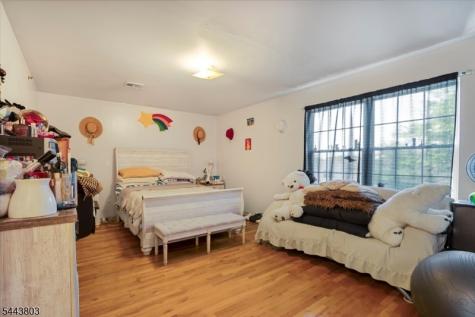 49 Crawford Street Newark NJ 07102