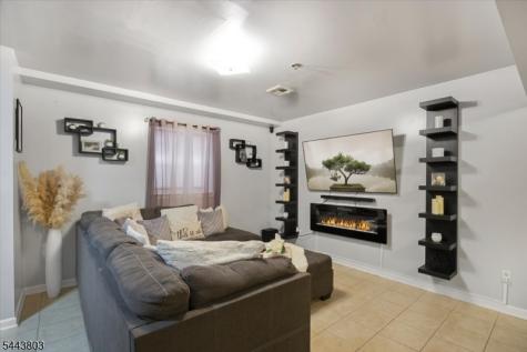 49 Crawford Street Newark NJ 07102