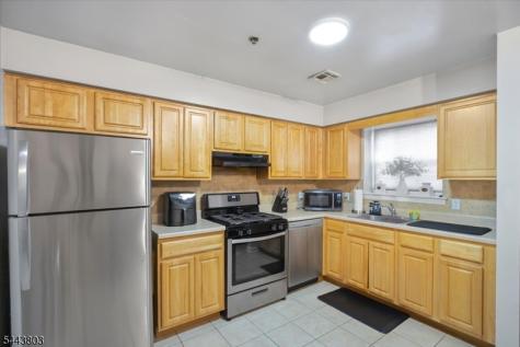 49 Crawford Street Newark NJ 07102