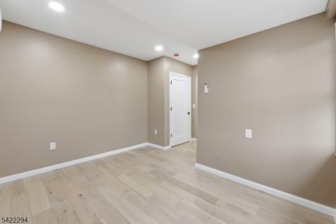 82 Grove Street Montclair NJ 07042