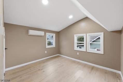 82 Grove Street Montclair NJ 07042