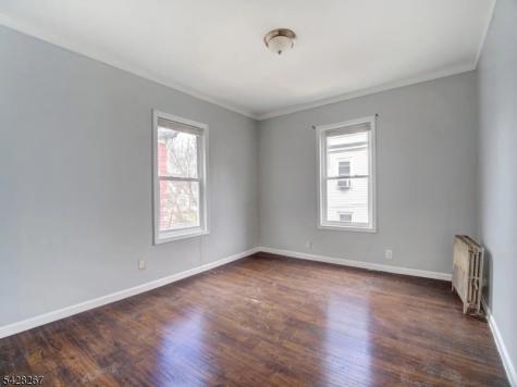 49 Parkview Terrace Newark NJ 07112