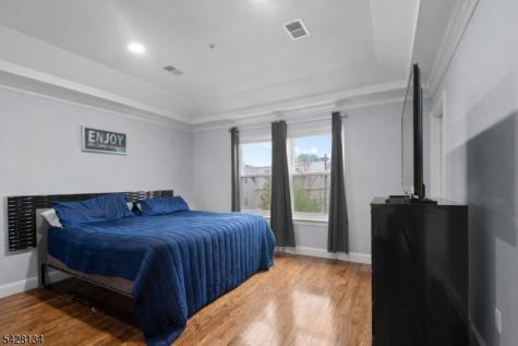 267 S 10th Street Newark NJ 07103