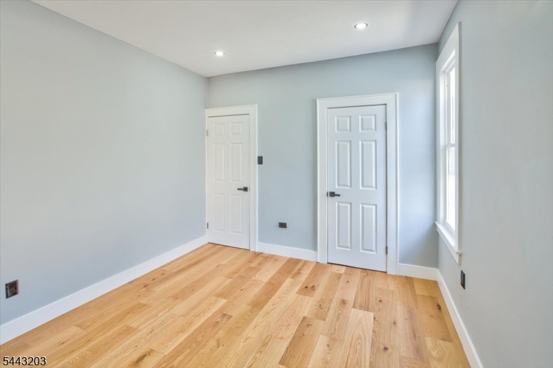 25 Wolf Place Irvington NJ 07111