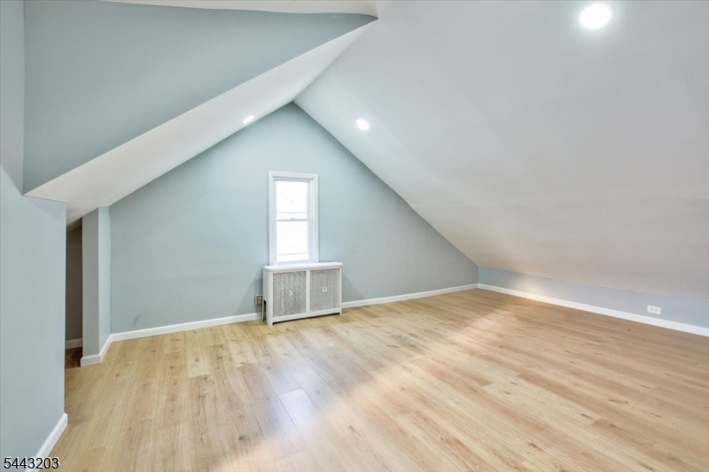 25 Wolf Place Irvington NJ 07111