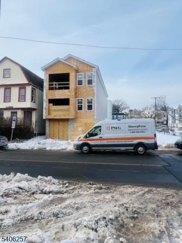 917 Bergen Street Newark NJ 07112