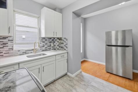 422 18TH Avenue Newark NJ 07108
