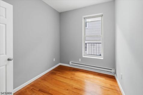 422 18TH Avenue Newark NJ 07108