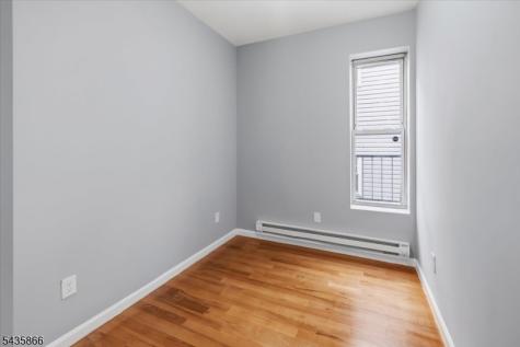 422 18TH Avenue Newark NJ 07108