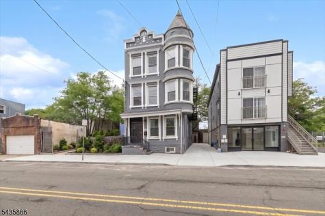 422 18TH Avenue Newark NJ 07108