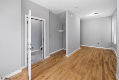 422 18TH Avenue Newark NJ 07108