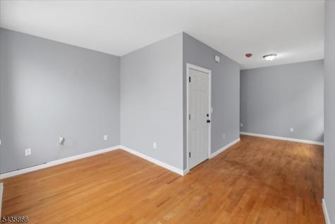422 18TH Avenue Newark NJ 07108