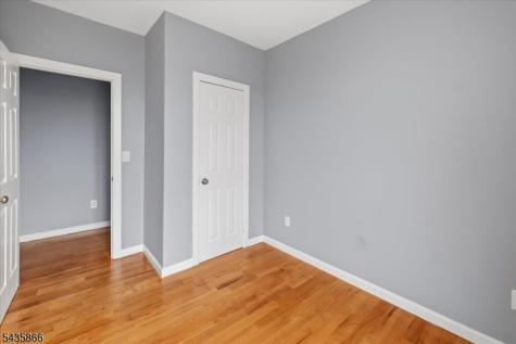422 18TH Avenue Newark NJ 07108