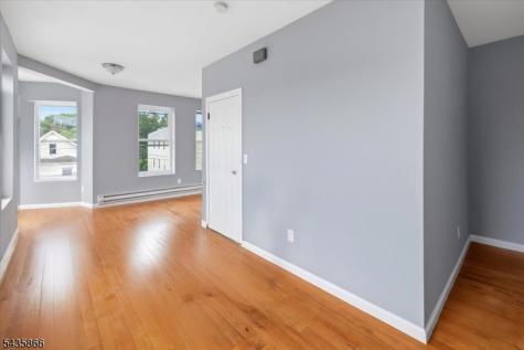 422 18TH Avenue Newark NJ 07108