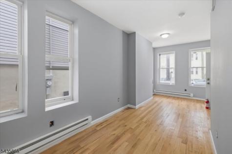 422 18TH Avenue Newark NJ 07108