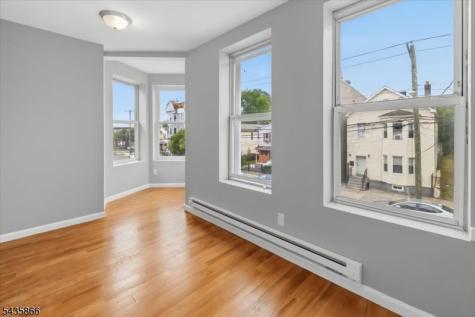 422 18TH Avenue Newark NJ 07108