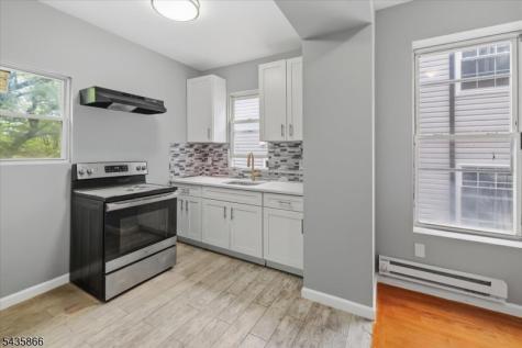422 18TH Avenue Newark NJ 07108